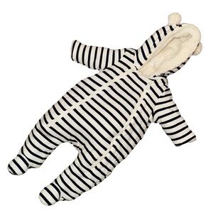 NWOT Baby GAP Navy And Cream Infant Bunting Suit Size 0-3 Months